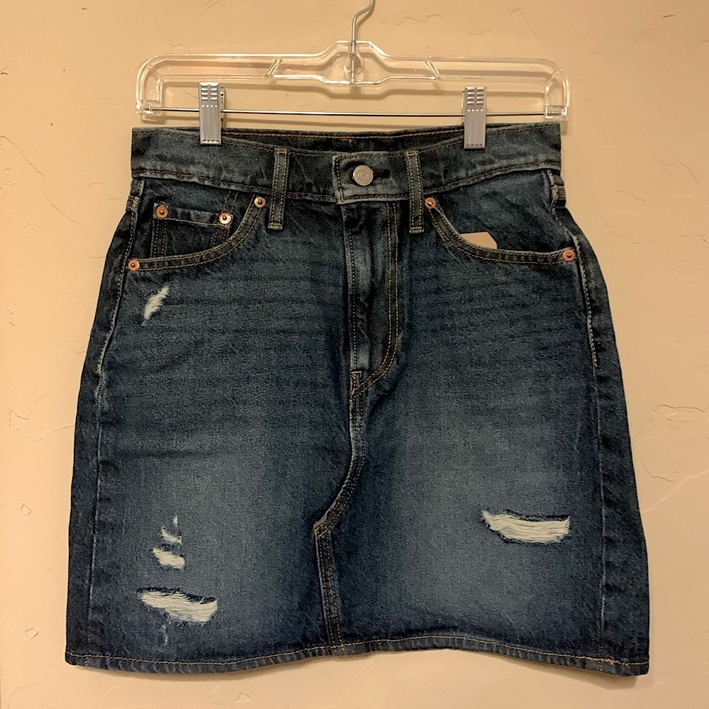 NWT Levi’s Denim Skirt